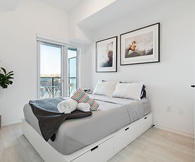 Luxury Central 2bed Condo | Parking |Gym