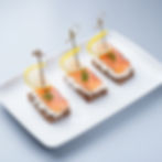 Канапе "Кораблик" з лососем (45 грам)