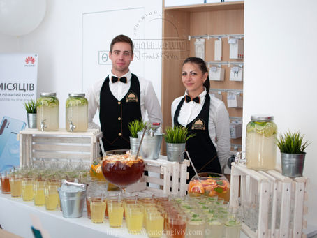 Лимонадна станція - чудове доповнення будь-якого кейтерингового формату.