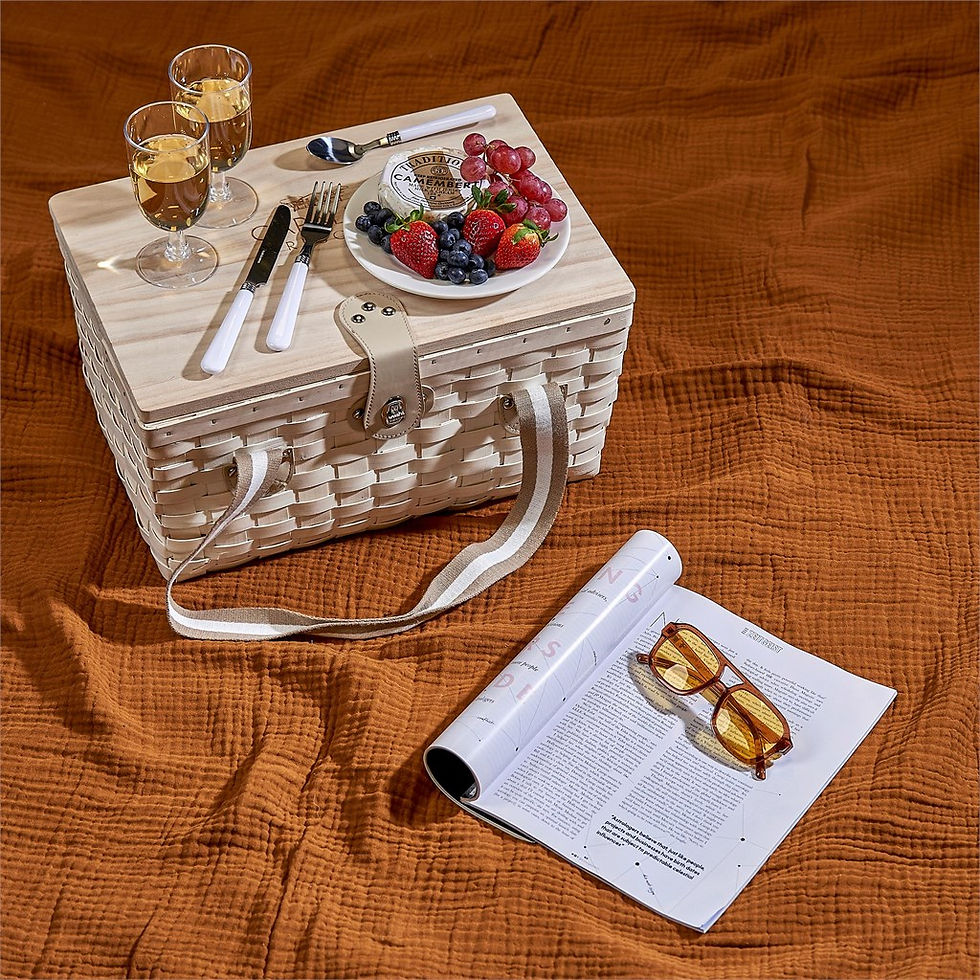 Thumbnail: Serendipio Montega 2-Person Picnic Basket