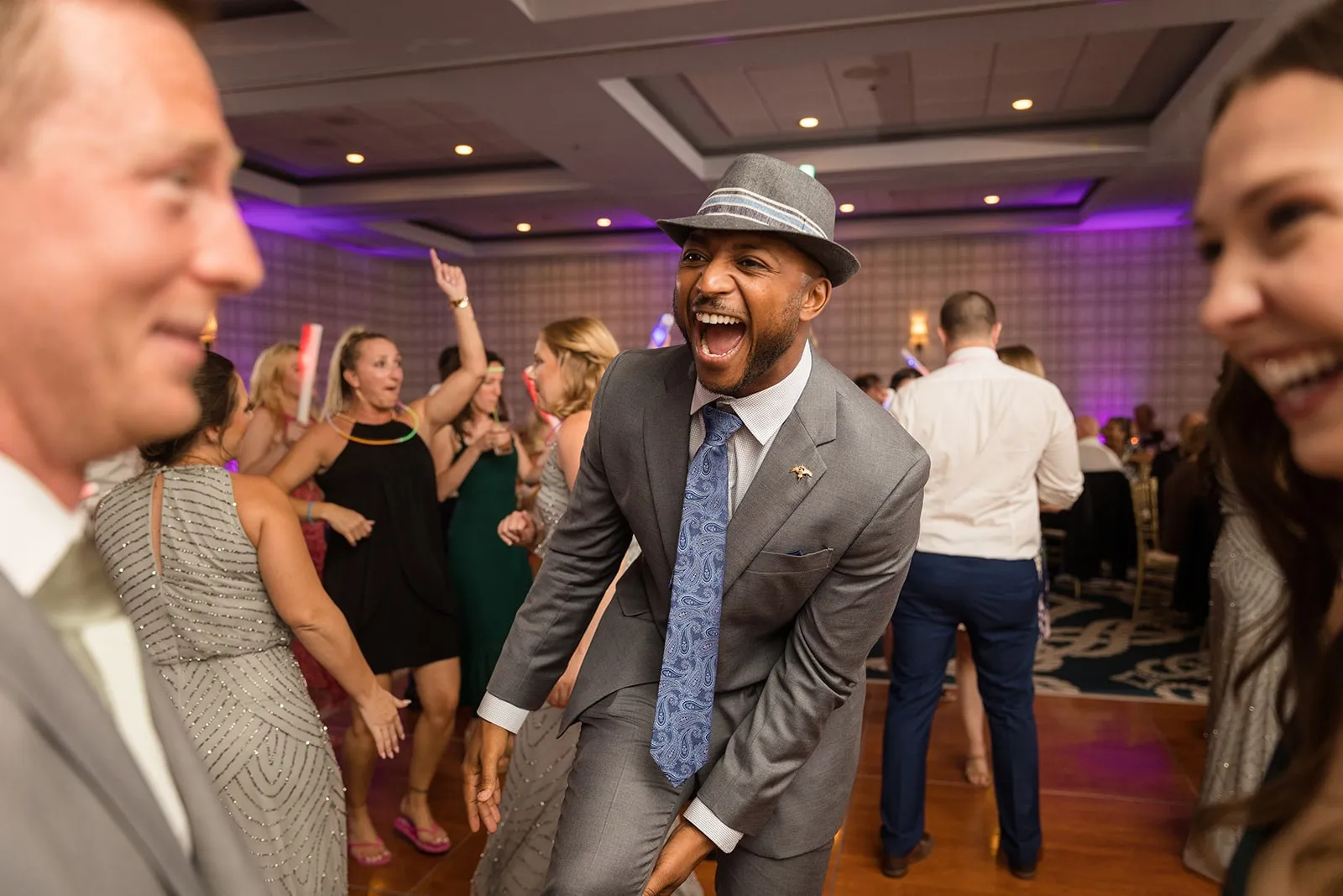 wedding guests dancing
