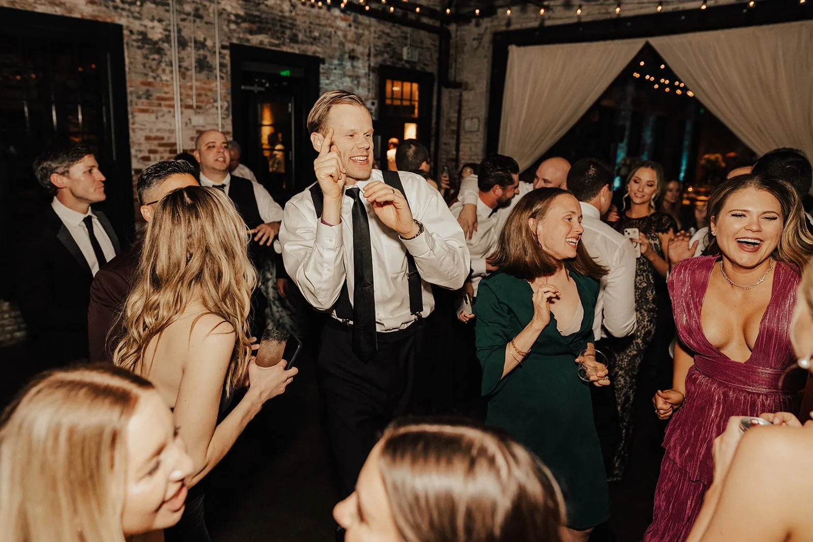 wedding guests dancing