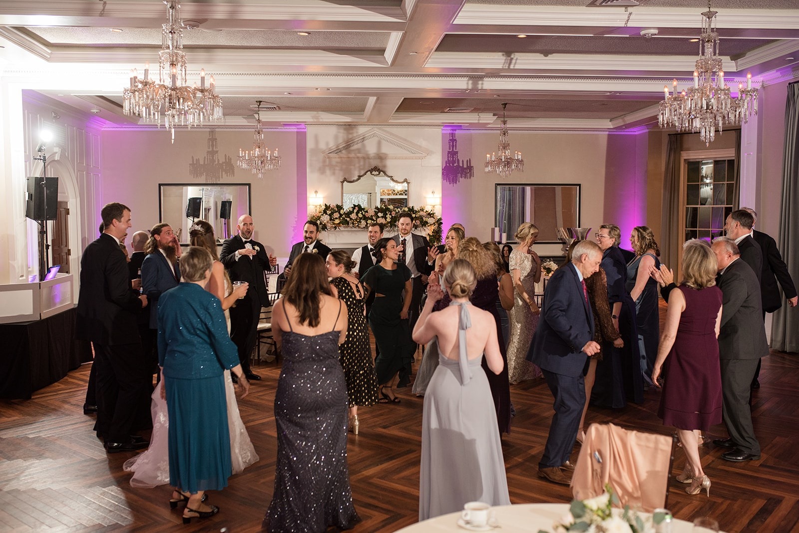 wedding guests dancing