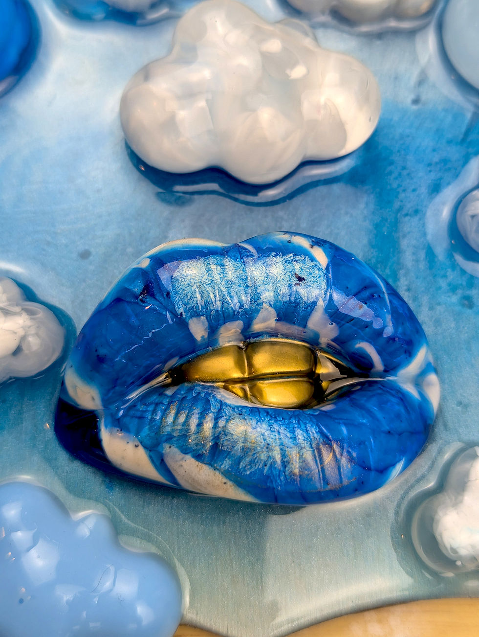 Thumbnail: Sweet baby Lips "Head in the Clouds"