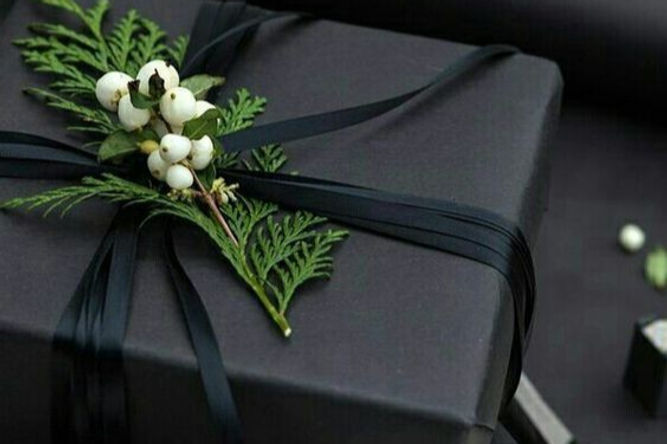 gift blue_edited.jpg