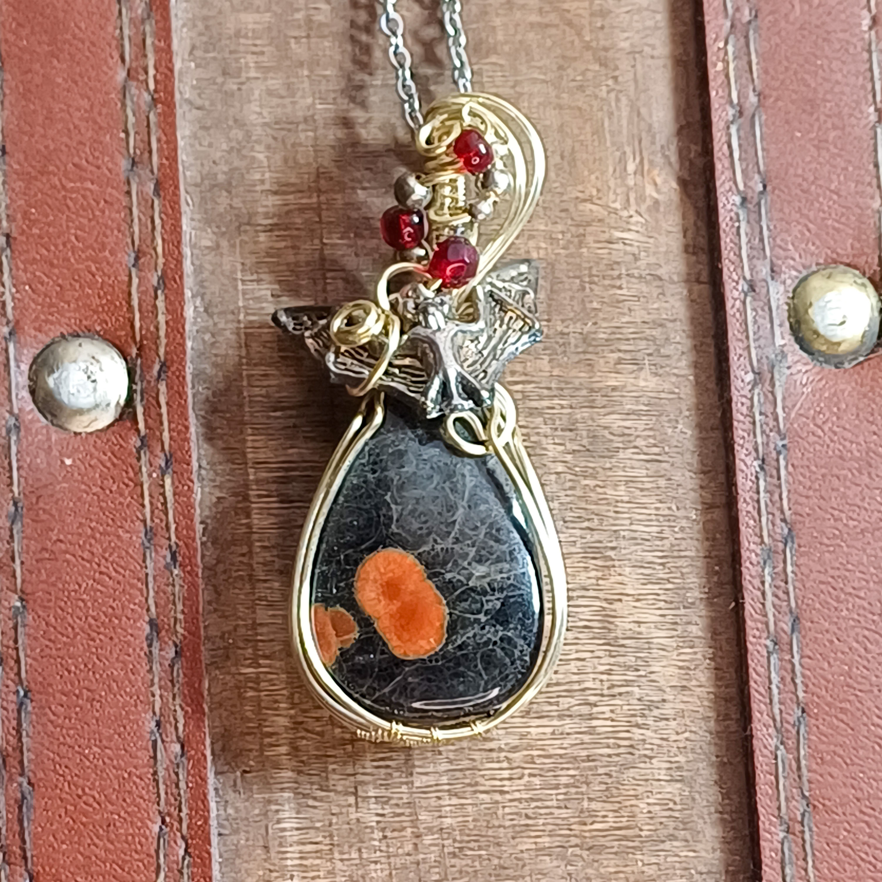 pendentif obsidienne peanut