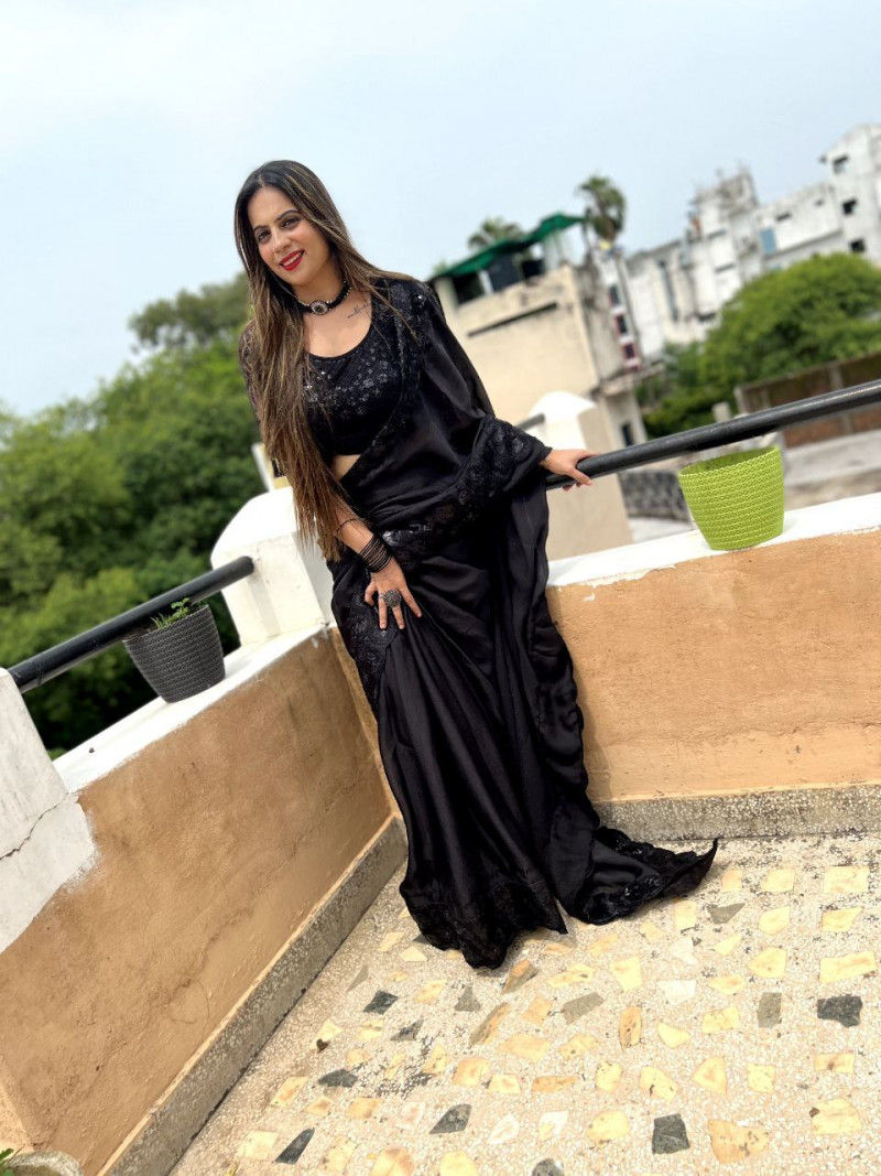 Thumbnail: Buy Bollywood Style Black In Stunning Saree