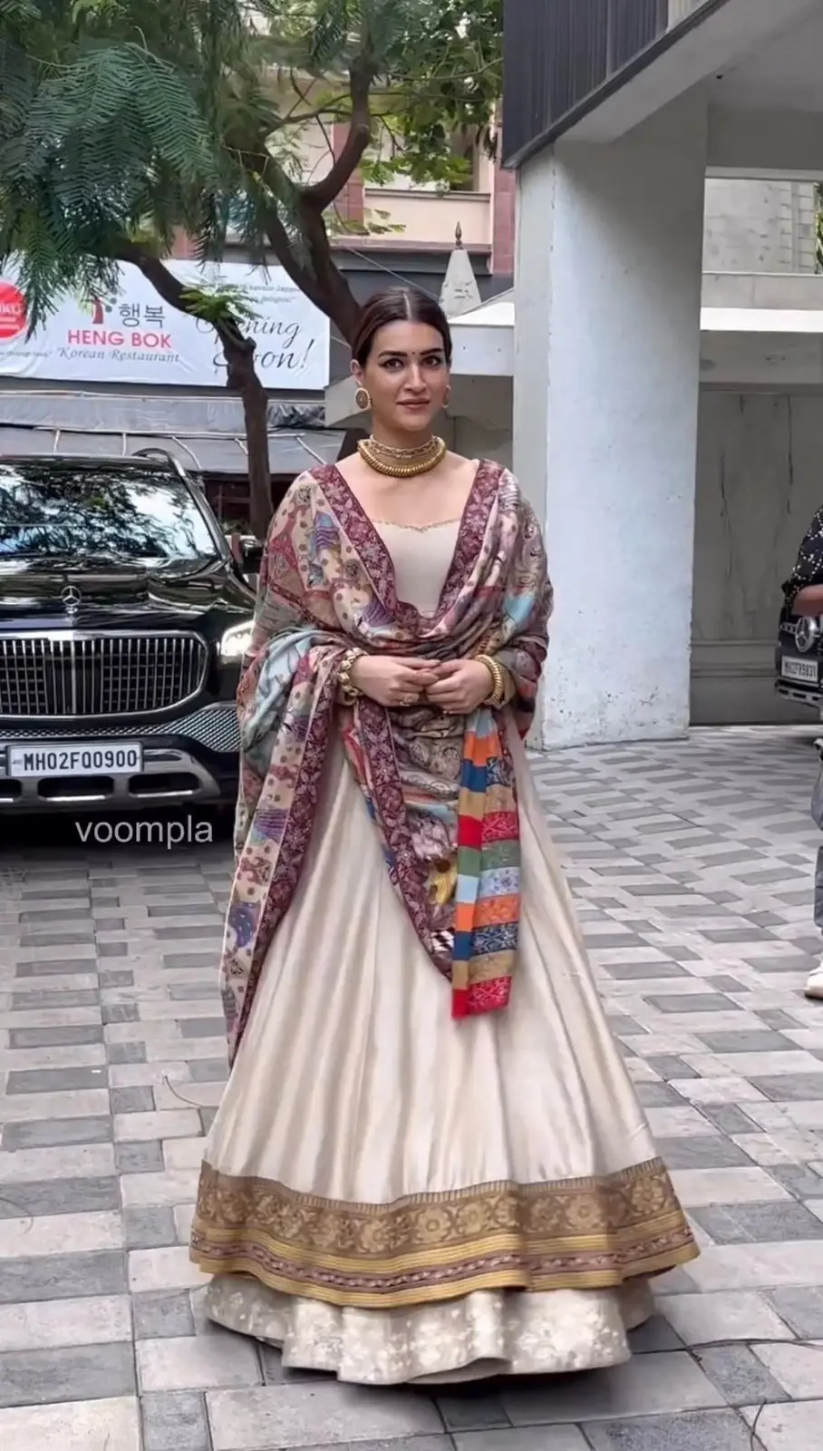 Buy Celebrity Style Off White Top Lehenga With Digital Print Dupatta