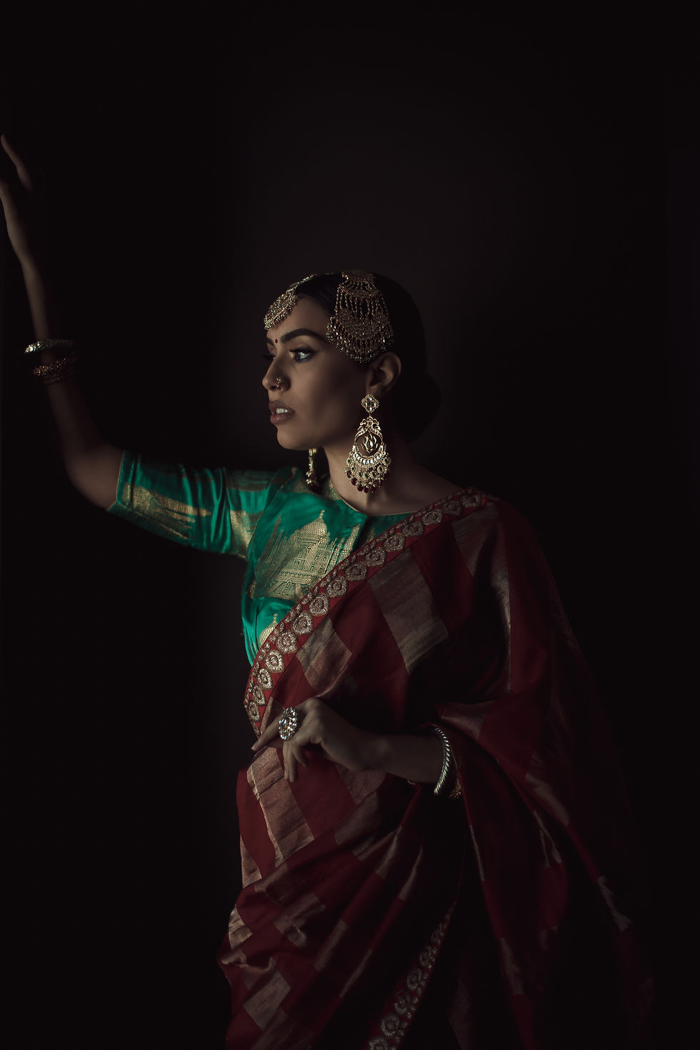 Thumbnail: Tissue Silk Gold Zari Saree (Red & Green Combo)