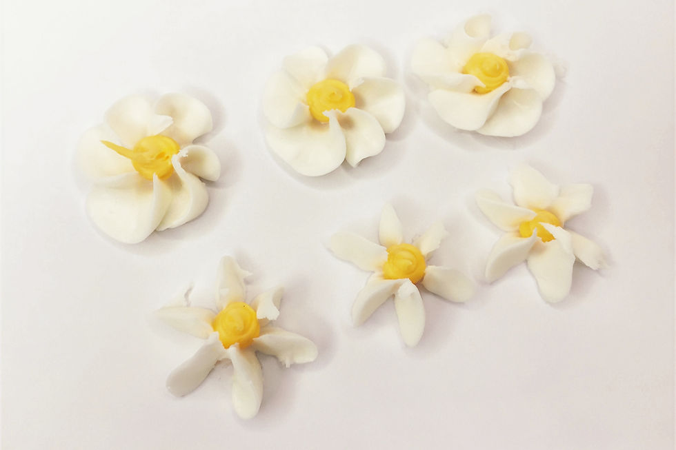 buttercream swirl flowers and star flowers