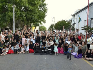 TARDE DE FOLKLORE EN 30 DE AGOSTO PARA CELEBRAR EL DIA DE LA TRADICION