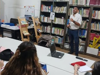 TRENQUE LAUQUEN: CHARLA SOBRE AMBIENTE Y SUSTENTABILIDAD EN EL INSTITUTO N° 40