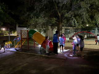 GRAN INICIO DE LAS JORNADAS CAMPAMENTILES: LOS MÁS CHICOS DISFRUTARON DE UNA NOCHE DE JUEGOS Y FOGÓN
