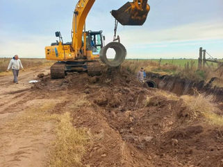 DAIREAUX: TRABAJOS PARA MEJORAR LA TRANSITABILIDAD EN CAMINOS RURALES DE ARBOLEDAS