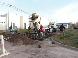 CONTINÚAN LOS TRABAJOS DE PAVIMENTACIÓN EN EL BARRIO 11 VIVIENDAS DE CARLOS TEJEDOR