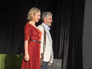 PEHUAJÓ: A SALA LLENA, SE PRESENTÓ LA OBRA "EL HOMBRE INESPERADO", CON INÉS ESTÉVEZ Y GERMÁN PALACIOS