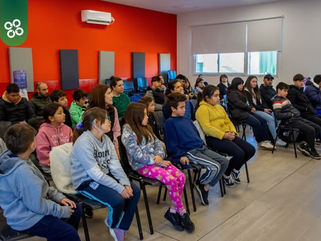 DECISIÓN NIÑEZ 2026: SE PRESENTARON LOS PROYECTOS IMPULSADOS POR CHICOS Y JÓVENES DEL DISTRITO, Y SE ELIGIERON LOS QUE PASAN A LA INSTANCIA REGIONAL