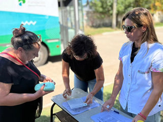 CAMIÓN OFTALMOLÓGICO EN CARLOS TEJEDOR: SE ENTREGARON MÁS DE 320 PARES DE ANTEOJOS