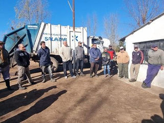 ENTREGA DE INDUMENTARIA AL PERSONAL MUNICIPAL DE SALAZAR