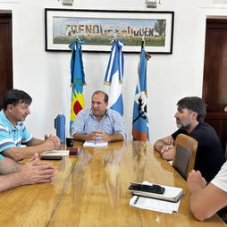 EL INTENDENTE FRANCISCO RECOULAT SE REUNIÓ CON EL NUEVO PRESIDENTE DE LA LIGA TRENQUELAUQUENSE DE FÚTBOL 