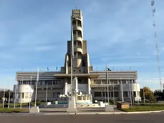 GUAMINÍ: LA PUESTA EN VALOR DEL PALACIO MUNICIPAL YA ESTÁ EN MARCHA