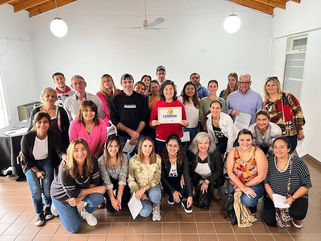 CARLOS TEJEDOR: SE ENTREGARON 20 MICROCRÉDITOS PARA DISTINTOS RUBROS PROFESIONALES