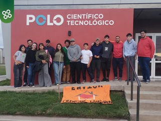 VISITA DE JÓVENES DEL PROGRAMA ENVIÓN AL POLO CIENTÍFICO TECNOLÓGICO