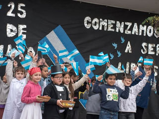 PEHUAJÓ: SE CONMEMORÓ EL 215° ANIVERSARIO DE LA REVOLUCIÓN DE MAYO EN EL CENTRO EDUCATIVO COMPLEMENTARIO N° 801