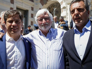 EL INTENDENTE CARRERA JUNTO AL GOBERNADOR AXEL KICILLOF Y AL CANDIDATO A PRESIDENTE SERGIO MASSA