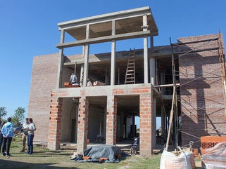 SE CONSTRUYE EN CARLOS TEJEDOR LA CASA DE LA PROVINCIA