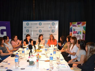 DÍA INTERNACIONAL DE LA MUJER: MESA DE DEBATE EN CARLOS TEJEDOR