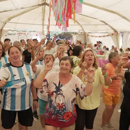FOGÓN DE CIERRE DE LA COLONIA DE VERANO PARA ADULTOS MAYORES EN BARRIO ALEGRE: UNA JORNADA DE ALEGRÍA, ENCUENTRO Y COMPAÑERISMO