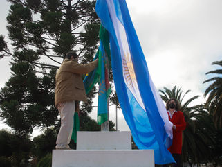 SE REALIZÓ LA CELEBRACIÓN POR EL 118º ANIVERSARIO DE COLONIA SERÉ Y SE PRESENTÓ LA BANDERA LOCAL