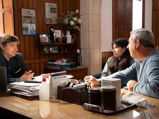 DAIREAUX:ENTREGA DE SUBSIDIO A LA EET N°1 PARA LA ELABORACIÓN DE UN SEMÁFORO PEATONAL PARA LA CIUDAD