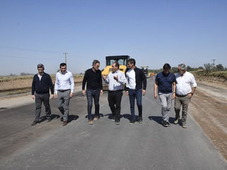 INTENDENTES DE LA REGIÓN RECORRIERON JUNTO AL MINISTRO GABRIEL KATOPODIS LAS OBRAS DE LA RUTA DEL CEREAL EN GIRODÍAS