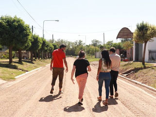 CARLOS TEJEDOR: LA INTENDENTA RECORRIÓ OBRAS EN LA LOCALIDAD DE CURARÚ