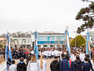 ACTO CENTRAL POR EL DÍA DE LA BANDERA EN DAIREUAX
