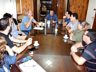 GUAMINÍ: EN UNA NUEVA REUNIÓN DE PARITARIAS, EL EJECUTIVO OTORGÓ UN AUMENTO DEL 25% AL PERSONAL MUNICIPAL