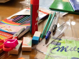 DAIREAUX: ENTREGA DE KITS ESCOLARES AL PERSONAL MUNICIPAL