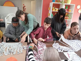 PEHUAJÓ: TALLERES EN EL HOGAR DE ANCIANOS "ARNALDO INCHAUSPE"