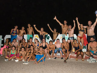 NADADORES DE TODO EL PAÍS SE DIERON CITA EN LAGO DEL MONTE PARA LA SEXTA TRAVESÍA NOCTURNA