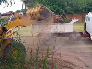 SE REALIZARON TAREAS DE LIMPIEZA EN EL SECTOR ALEDAÑO A LAS VÍAS DEL FERROCARRIL, ENTRE LAS CALLES BROWN Y LLAMBÍAS
