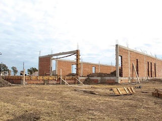 AVANZA LA CONSTRUCCIÓN DE UNA SALA DE FAENA MULTIESPECIE EN CARLOS TEJEDOR