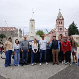 GUAMINÍ: EL INTENDENTE REALIZÓ LA ENTREGA DEL AUTO Y LA MOTO 0 KM DE LOS CARNAVALES 2026