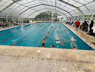 PEHUAJÓ: SE REALIZÓ UN TORNEO DE NATACIÓN EN EL COMPLEJO DE PILETAS MUNICIPAL