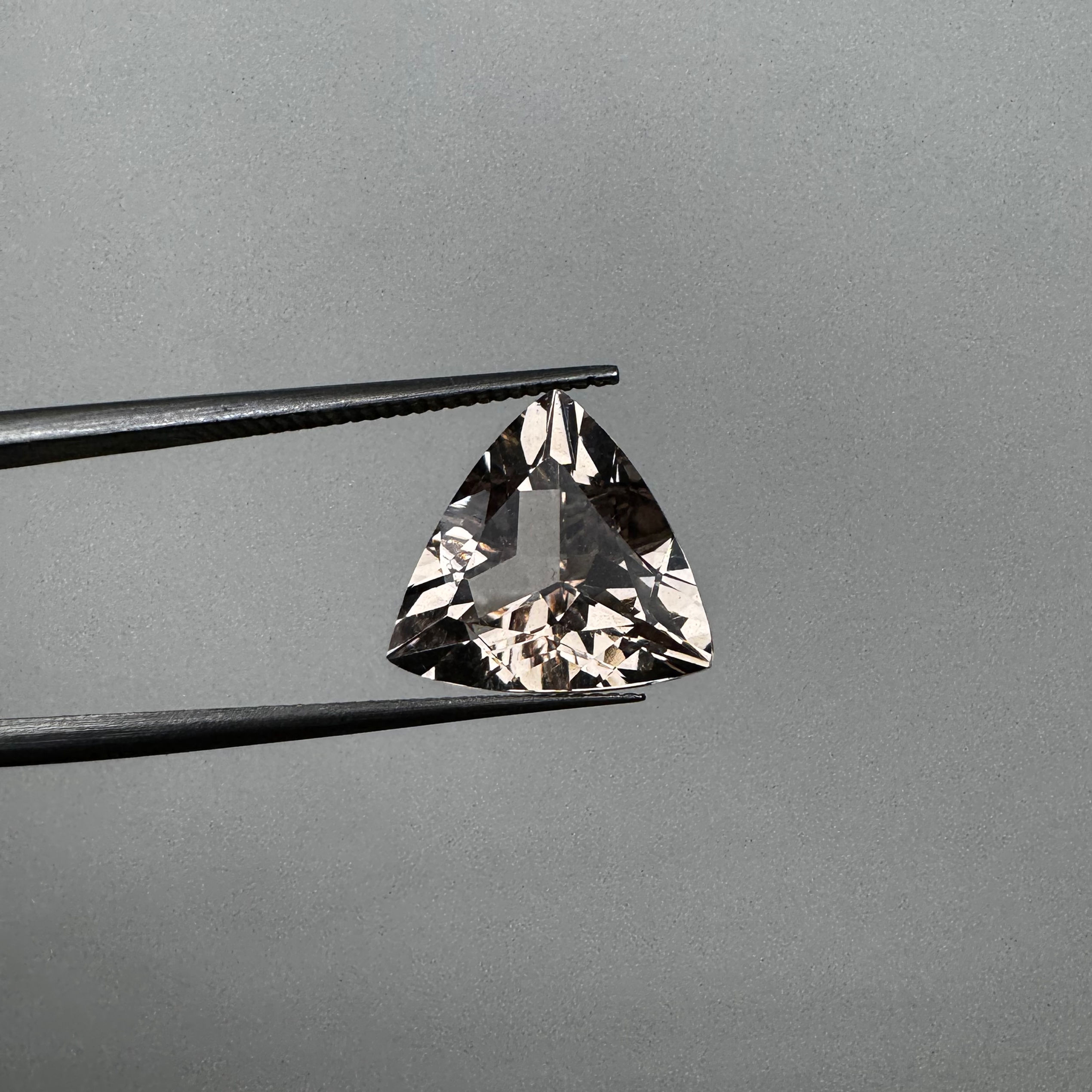 Morganite (Brazil) - Trillion - 3.50 ct