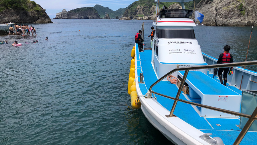 ヒリゾ浜の向こう側・ボードシュノーケリングツアー