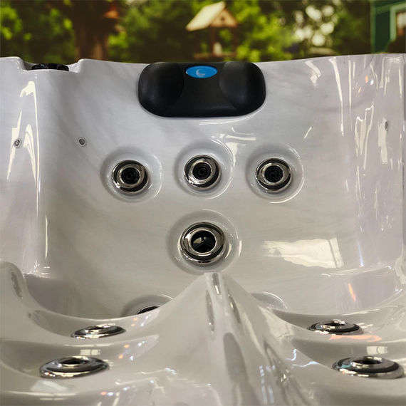 Reef Spa - Futuna Hot Tub Cheshire, 13 amp hot tub 