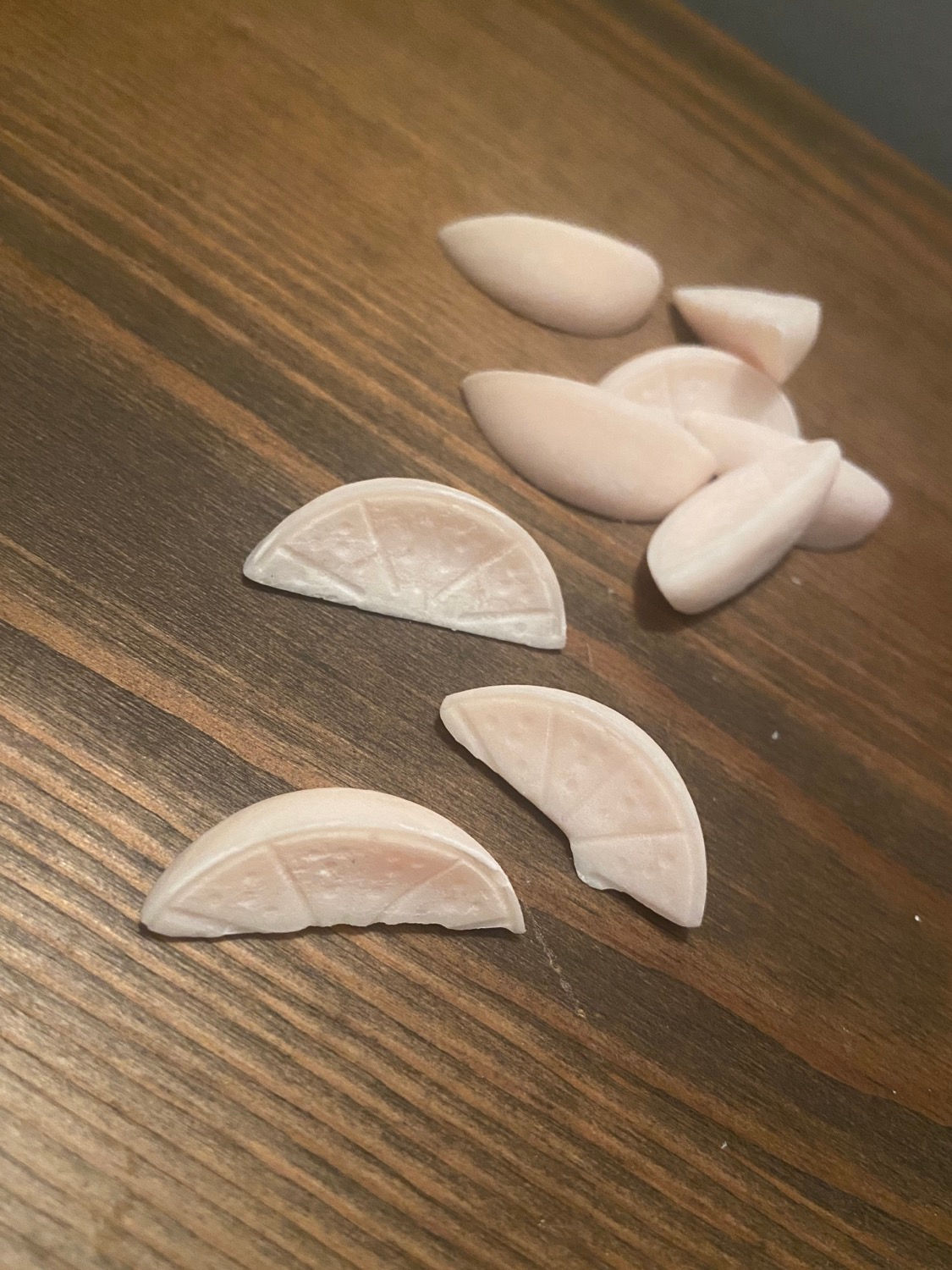 Orange and Cinnamon wax melts 🤍