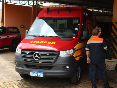 Corpo de Bombeiros de Araras recebe viatura de Resgate 0km do Governo do Estado